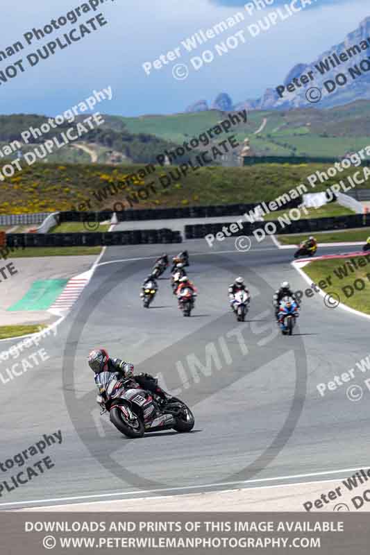 cadwell no limits trackday;cadwell park;cadwell park photographs;cadwell trackday photographs;enduro digital images;event digital images;eventdigitalimages;navarra;no limits trackdays;peter wileman photography;racing digital images;trackday digital images;trackday photos